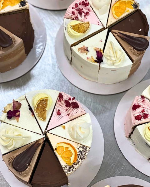 Tasting Cakes
